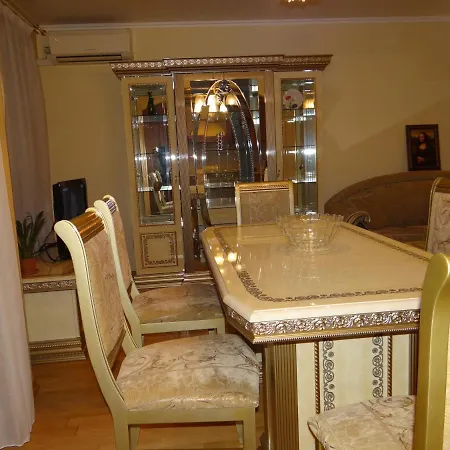 Luxury Versailles Center Opera בורגאס