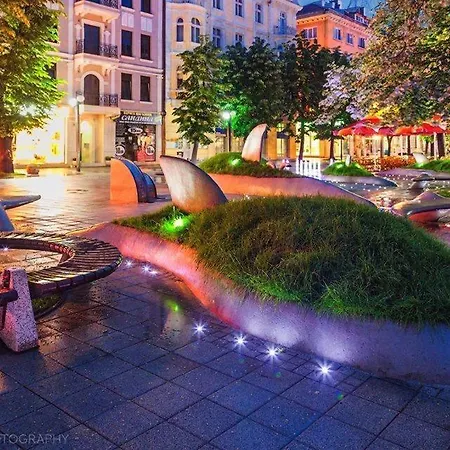 Luxury Versailles Center Opera בורגאס