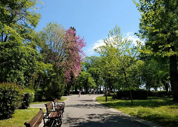 Luxury Versailles Center Opera Апартамент