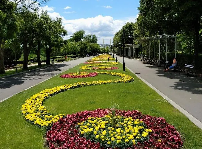 Luxury Versailles Center Opera * Бургас